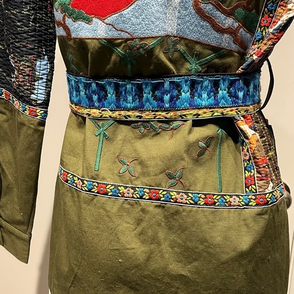 Adore Green Military Field Jacket with Vintage Aesthetic - Picture 16 of 16